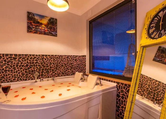 Uzumlu Village 1 Bedroom 8593 Villa