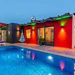 Uzumlu Village 1 Bedroom וילה קלקן